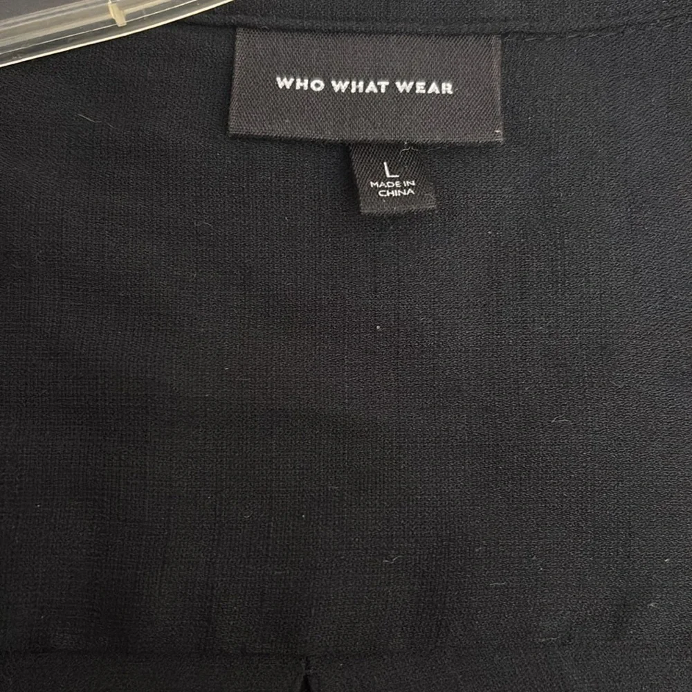❤️3 for $15!❤️ Black blouse “Who What Wear”, size large Rayon/Polyester - Picture 3 of 4